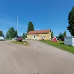 Ristijaerven Pirtti Village *