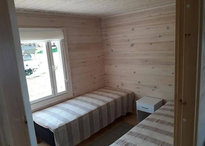 キャンプ場 Ristijaerven Pirtti Village *